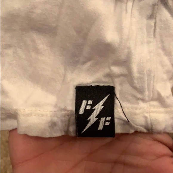 Open back t-shirt - Picture 2 of 3